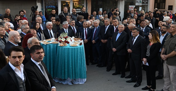 BAŞKAN YILMAZ; DÜNYANIN İLK IŞIKLANDIRILAN KURTULUŞ CADDESİ’Nİ TARİHTEKİ İHTİŞAMINA KAVUŞTURUYORUZ