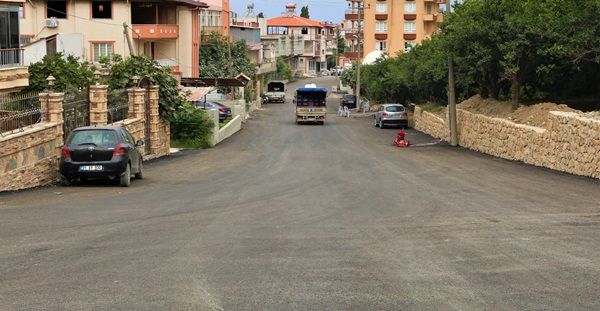 SAMANDAĞ YOLLARI YENİLENİYOR