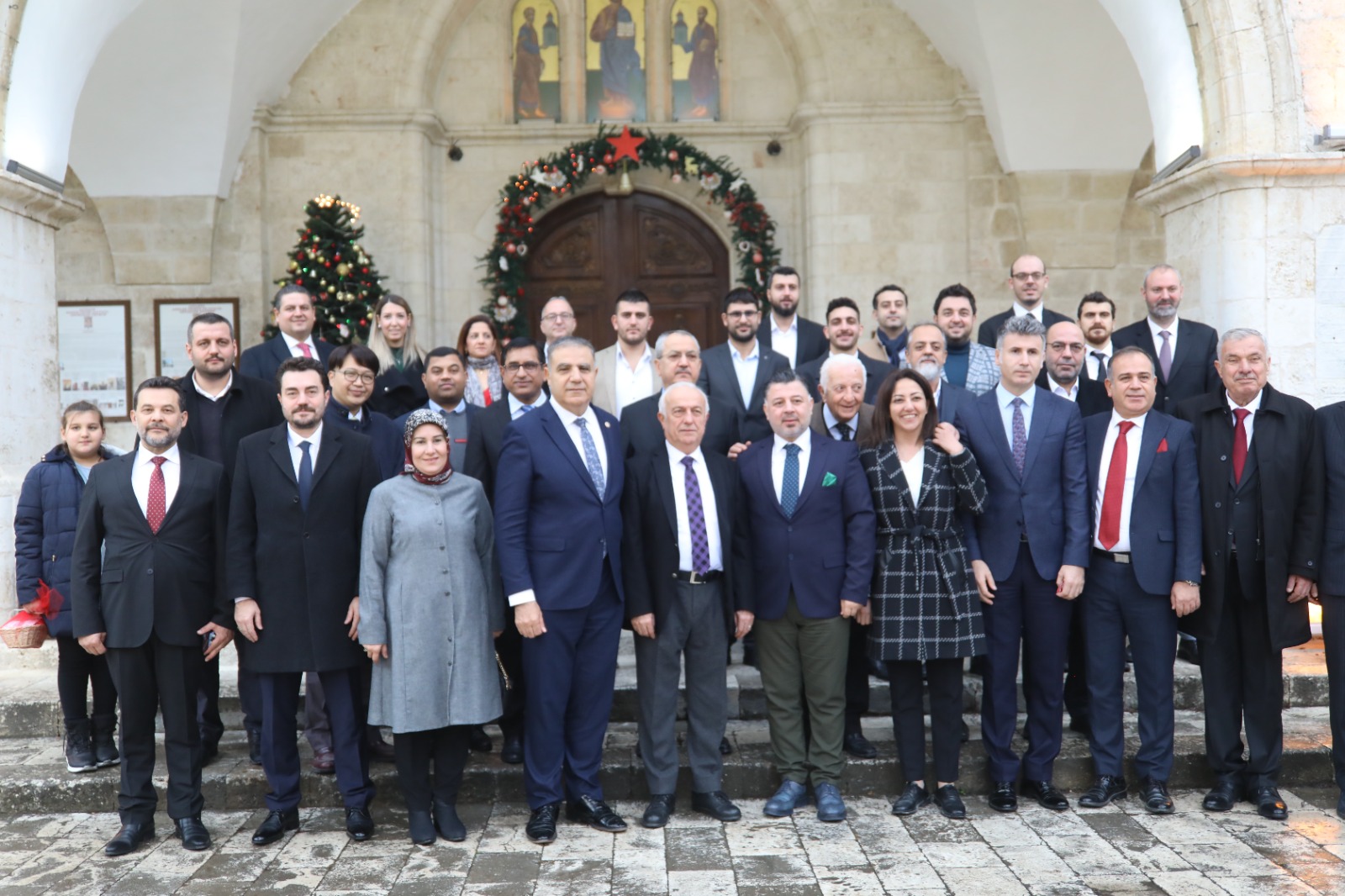 HATAY’DA NOEL COŞKUYLA KUTLANDI