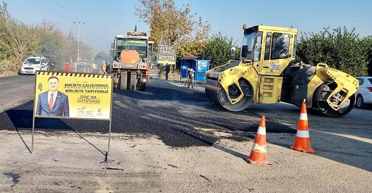 ERZİN VE ALTINÖZÜ’NDE ASFALT ÇALIŞMALARI SÜRÜYOR