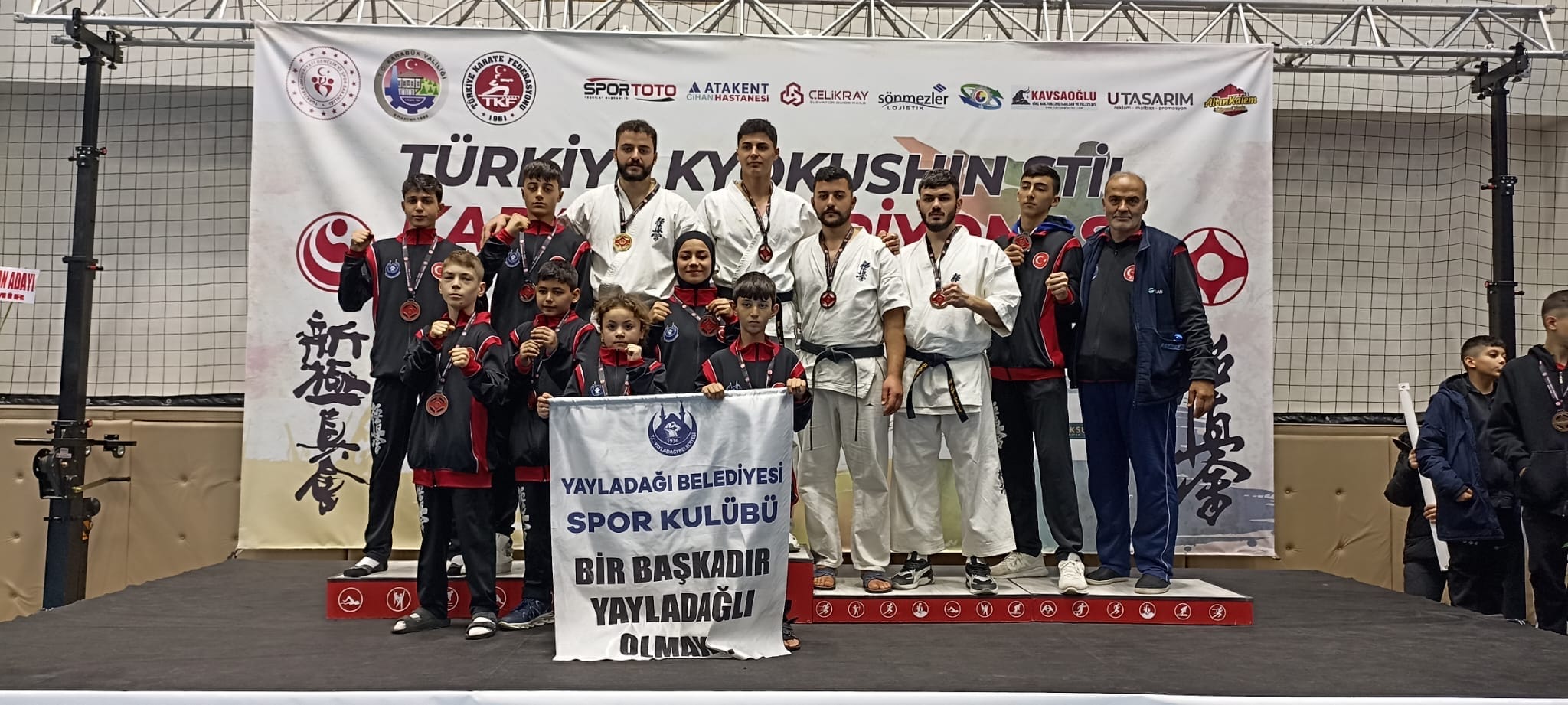 YAYLADAĞI BELEDİYESİ KARATE’DE TARİH YAZDI