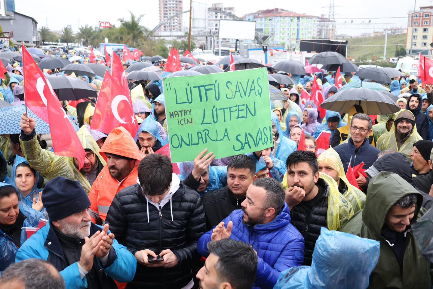 HATAYLILAR BAŞKANINA SAHİP ÇIKTI