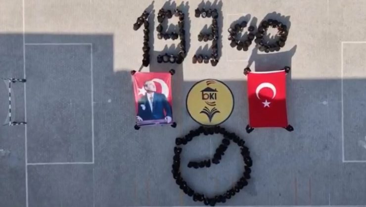 Hatay’da öğrenciler 10 Kasım’ı muhteşem koreografi ile andı