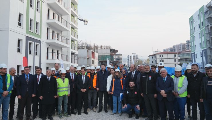 HATAY’DA 13 BİN 980 DEPREMZEDE EVİNE KAVUŞTU