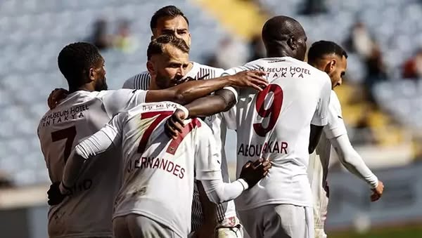 Hatayspor, Süper ligin 24. haftasında deplasmanda Alanyaspor’u 56. dakikada Funsho’nun