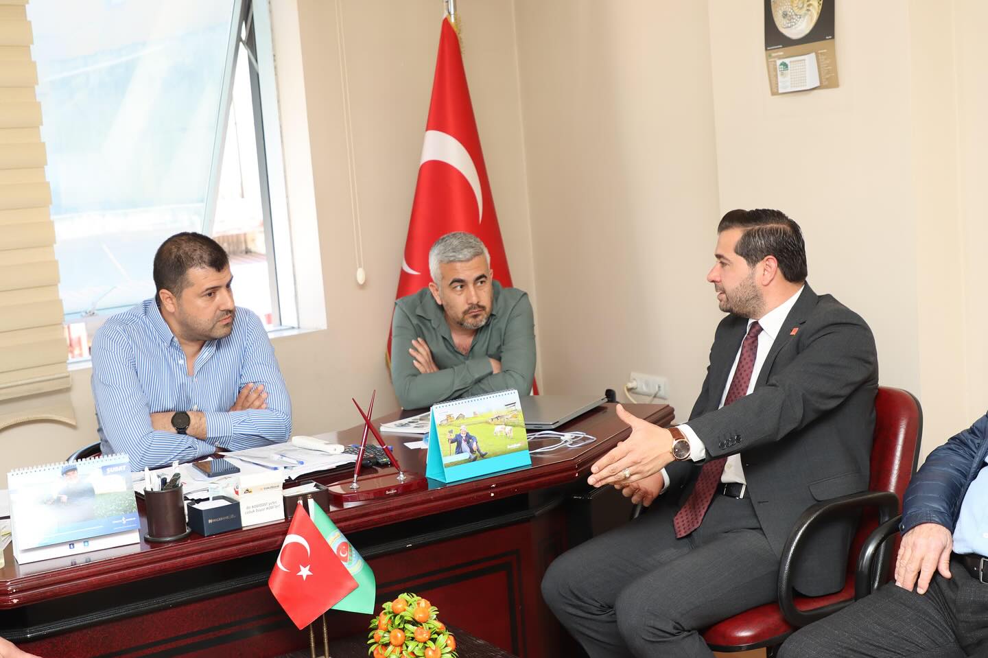 Cumhuriyet Halk Partisi (CHP) Hatay İl Başkanı Hakan Tiryaki, don