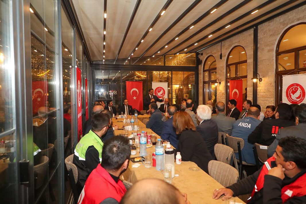 Hatay Valisi Mustafa Masatlı, Valiliğin düzenlediği iftar programında kent protokolünün