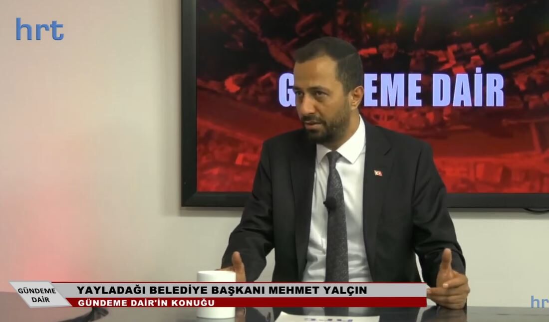 YALÇIN: YAYLADAĞI PROJELERLE GÜZELLEŞİYOR Yayladağı Belediye Başkanı Mehmet Yalçın, HRT Akdeniz kanalında Yayladağı’nda düzenlenecek