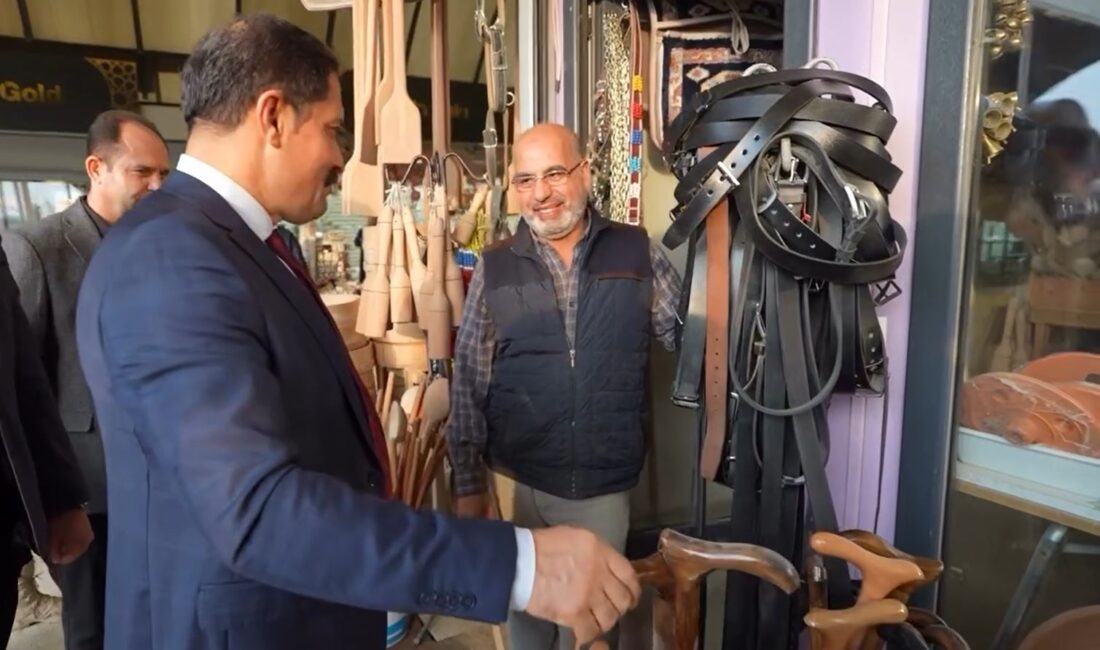 Hatay Valisi Mustafa Masatlı, Tarihi Uzun Çarşı esnafını iş yerlerinde