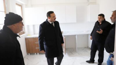 Altınözü Kaymakamı Efecan Şahin, 6 Şubat deprem felaketinde dev yarıkların