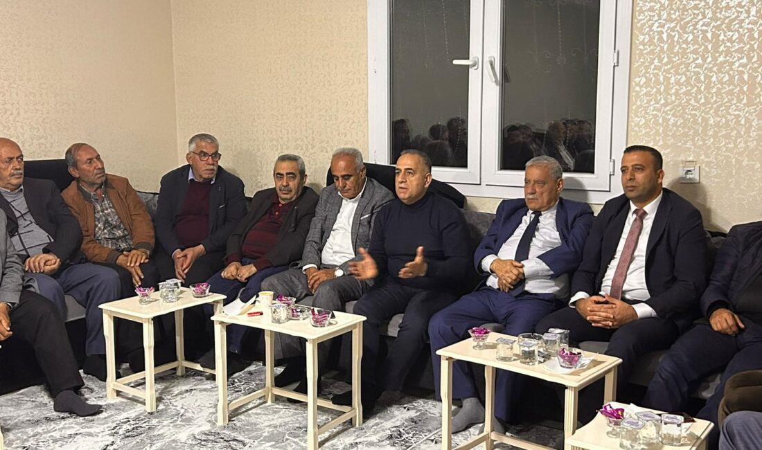 Altınözü Belediye Başkanı Rıfat Sarı, Yarseli Mahallesi’nde düzenlenen birlik ve