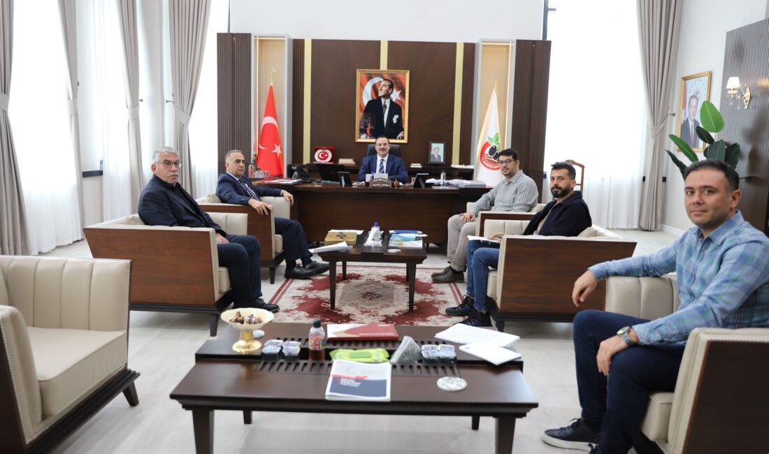 Altınözü Kaymakamı Efecan Şahin başkanlığında6 Şubat 2023 depremlerinin ardından ilçe