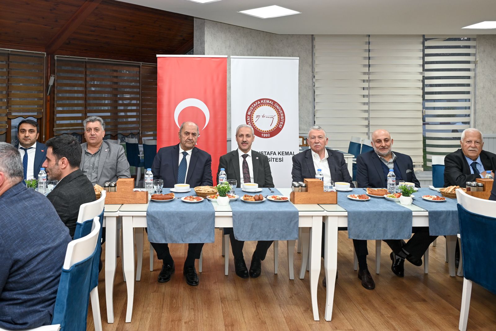HMKÜ’DE İFTAR PROGRAMI DÜZENLENDİ Hatay Mustafa Kemal Üniversitesi Kurma ve Yaşatma Vakfı tarafından Havuzbaşı