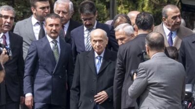 MHP Genel Başkanı Devlet Bahçeli, bayram namazı kılmasının ardından Alparslan