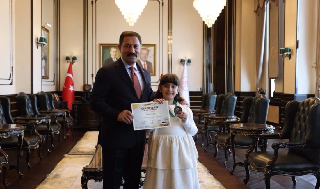 Hatay Valisi Mustafa Masatlı, Avustralya’nın Sidney kentinde düzenlenen İngilizce Olimpiyatları