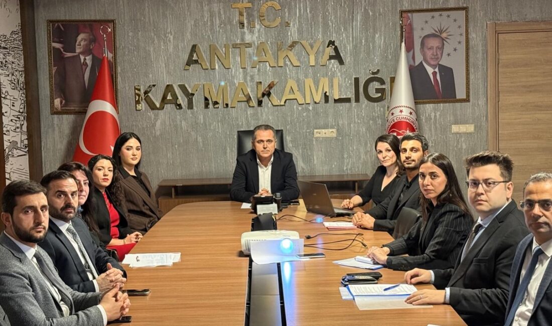 Antakya Kaymakamı Abdullah Akdaş başkanlığında, ilçede kadına yönelik şiddetle mücadele