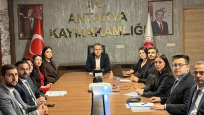 Antakya Kaymakamı Abdullah Akdaş başkanlığında, ilçede kadına yönelik şiddetle mücadele