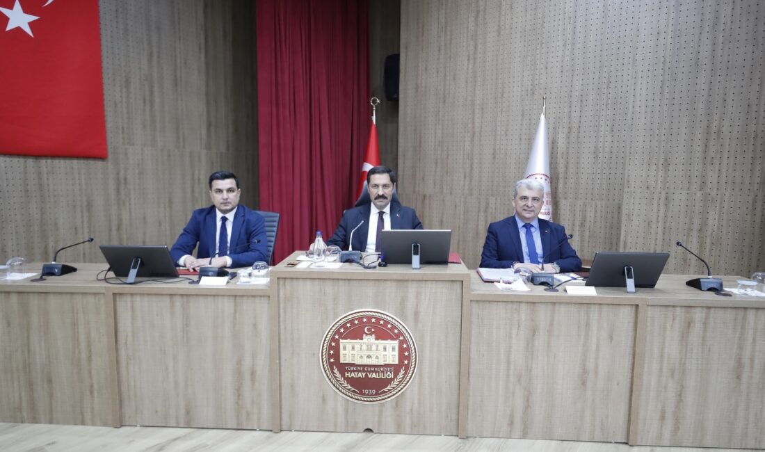 HATAY Valisi Mustafa Masatlı başkanlığında; Vali Yardımcıları, İlçe Kaymakamları, İl