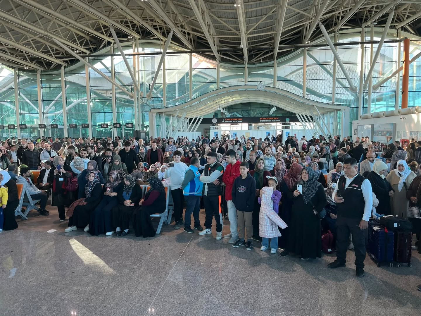 Hatay 1. kafilede yer alan 202 hacı adayı, hac ibadetlerini