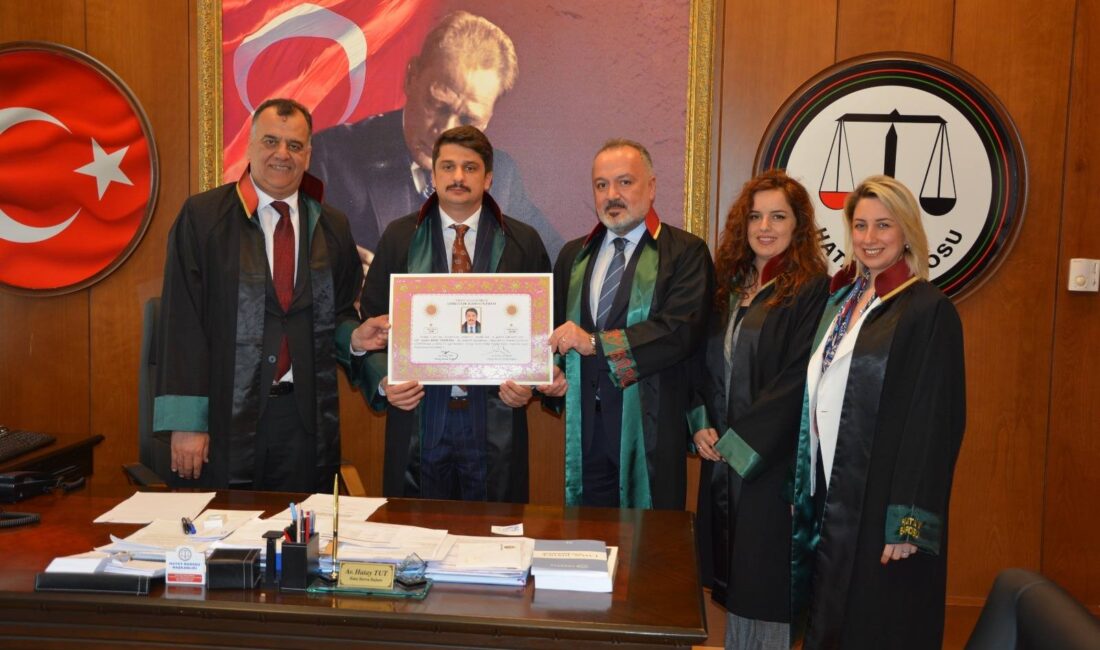 Hatay Barosu’nda staj dönemini tamamlayan Hatay Vali Yardımcısı Resul Yıldırım,