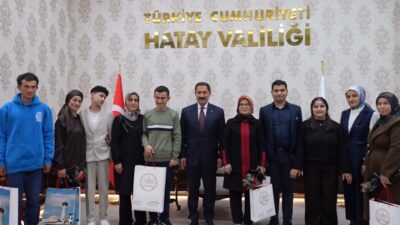 Hatay Valisi Mustafa Masatlı, otizmli bireyleri ve ailelerini makamında misafir