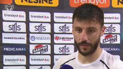 Hatayspor kaptanı Hakan Çinemre, Hatay Valisi Mustafa Masatlı ve Hatay