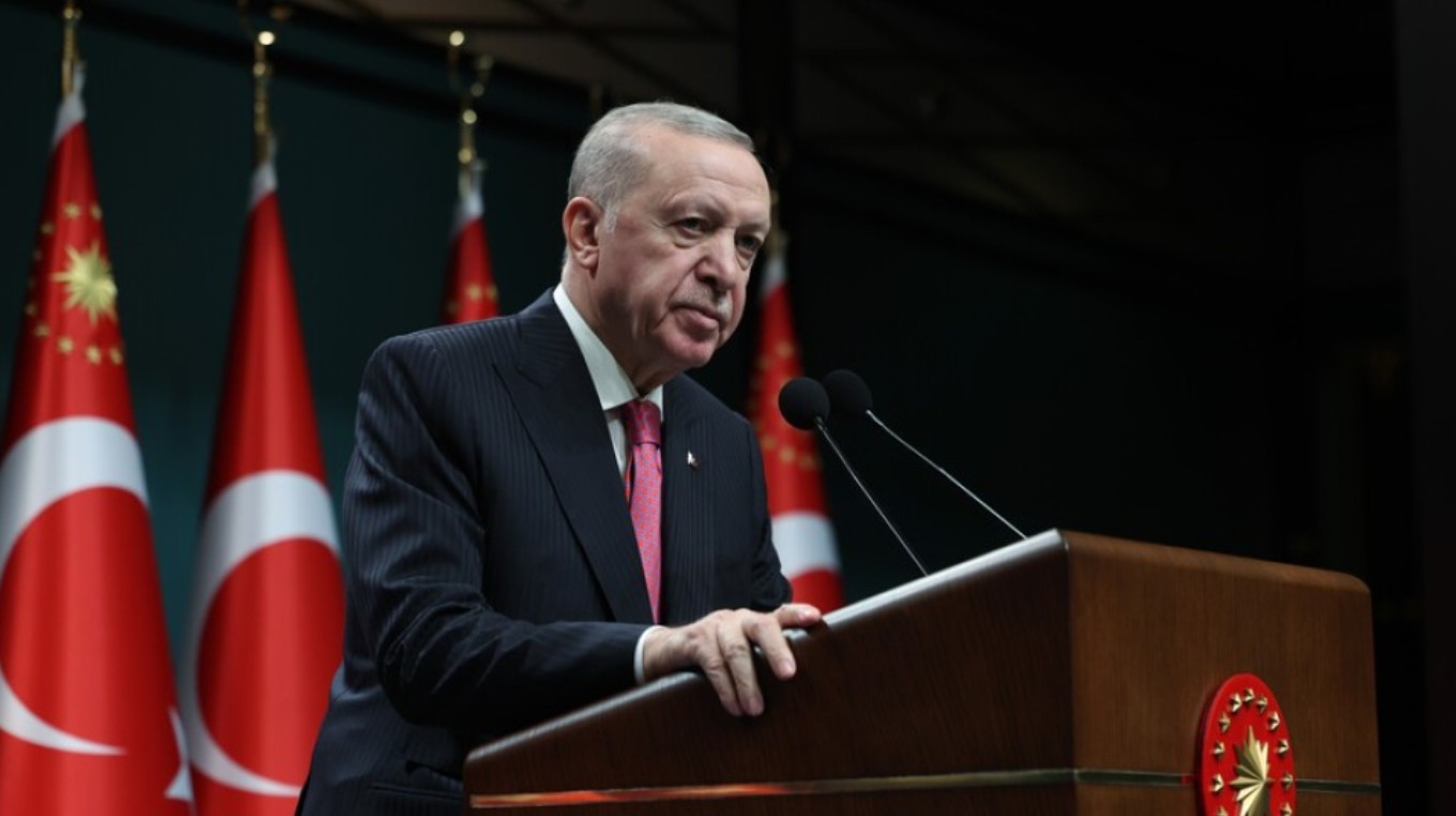 Cumhurbaşkanlığı Kabine Toplantısının ardından kameraların karşısına çıkan Cumhurbaşkanı Recep Tayyip