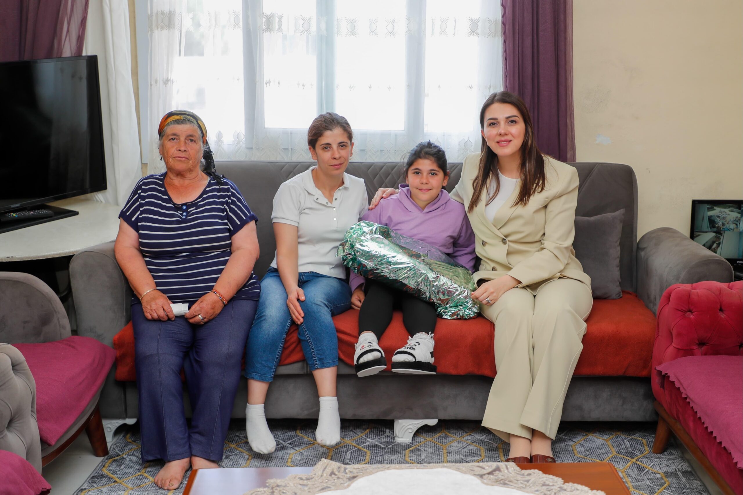 Hatay Valisi Mustafa Masatlı’nın eşi Esra Masatlı, “Yüreğimizdeki Işık Projesi”