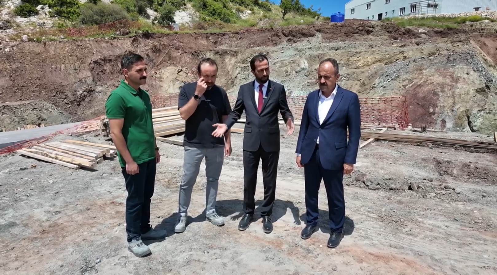 TÜRKİYE’NİN KAYNAK USTALARI YAYLADAĞI’NDAN YETİŞECEK Yayladağı Belediye Başkanı Mehmet Yalçın, ilçeye kazandırılacak olan Cem Eren