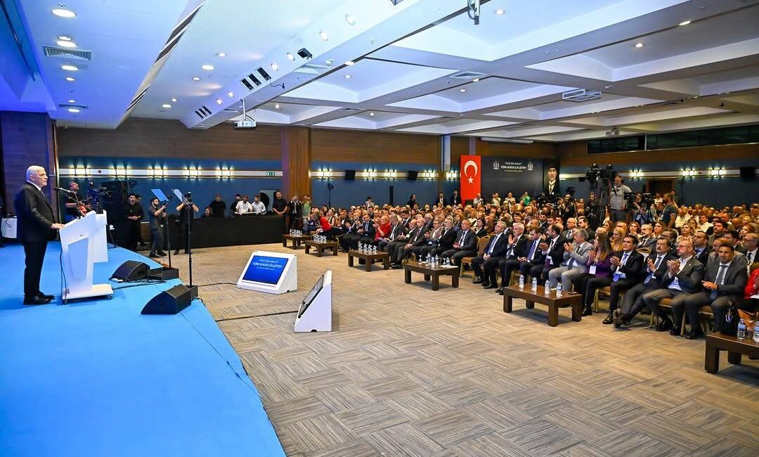 İYİ Parti Genel Başkanı Müsavat Dervişoğlu, partisinin düzenlediği “İyilik İçin