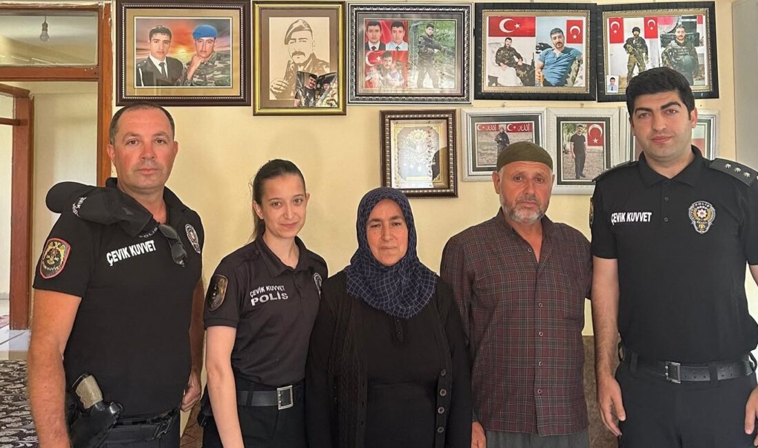Hatay Emniyet Müdürlüğü personelleri, Babalar Günü dolayısıyla aziz şehitlerin ve