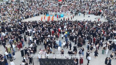 Hatay Mustafa Kemal Üniversitesi’nde 3 bin öğrencinin mezun olduğu mezuniyet