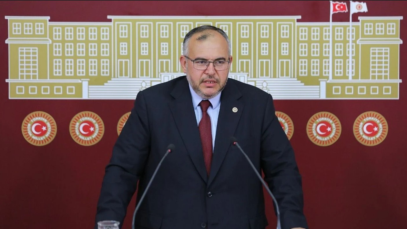 ÇALIŞKAN: ALTINÖZÜ YOLUNA ACİLEN BAŞLANMALIDIR Saadet Partisi Hatay Milletvekili Doç. Dr. Necmettin Çalışkan, Altınözü ile