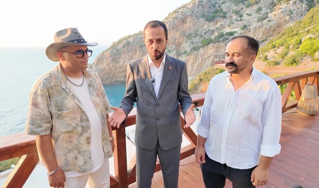 YALÇIN’DAN KARAMAĞARA TURİZM HAMLESİ Yayladağı Belediye Başkanı Mehmet Yalçın, Karamağara’da yapımı tamamlanan dalış okulu,