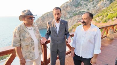 YALÇIN’DAN KARAMAĞARA TURİZM HAMLESİ Yayladağı Belediye Başkanı Mehmet Yalçın, Karamağara’da yapımı tamamlanan dalış okulu,
