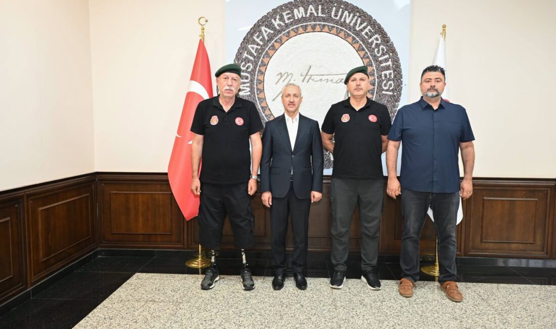 Hatay Mustafa Kemal Üniversitesi Rektörü Prof. Dr. Veysel Eren, Özel