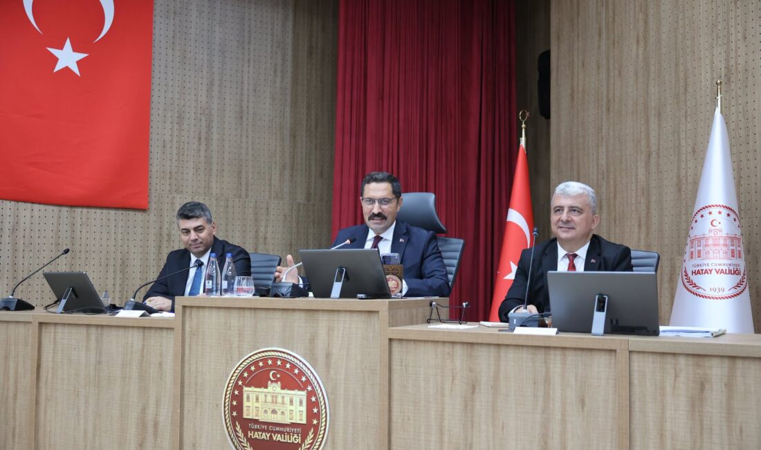 HATAY’DA KAMU YATIRIMLARI DEĞERLENDİRİLDİ Hatay Valisi Mustafa Masatlı başkanlığında gerçekleştirilen İl Koordinasyon Kurulu 2026