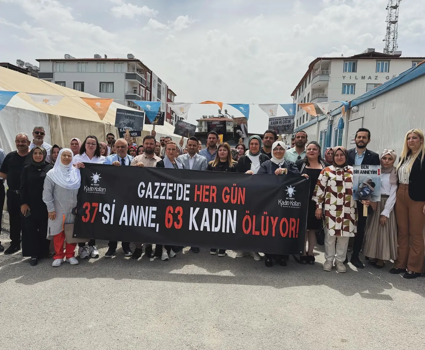 HATAY’DA AK PARTİLİ KADINLAR FİLİSTİNLİ ANNELER İÇİN SES VERDİ