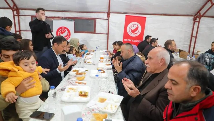VALİ MASATLI İLK İFTARI VATANDAŞLARLA YAPTI